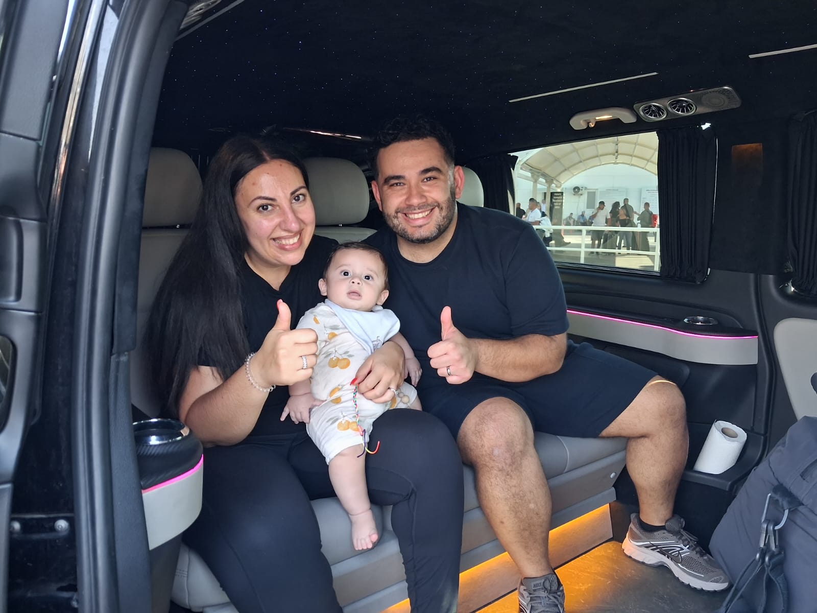 VIP transfer aracı konforlu koltuklar